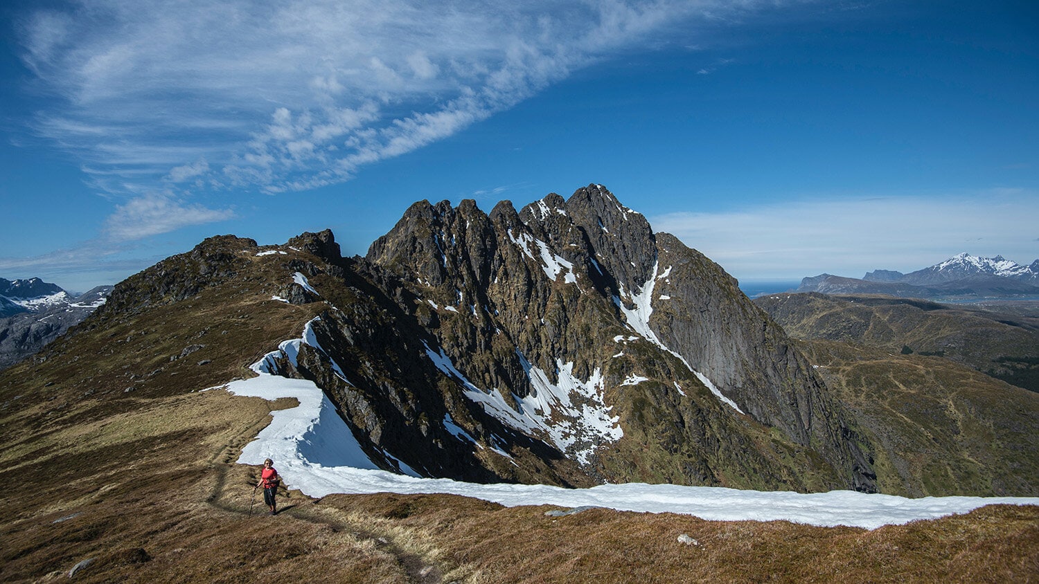 https://www.alpina.no/pub_docs/files/Fjellsko/pexels-stein-egil-liland-3714247.jpg